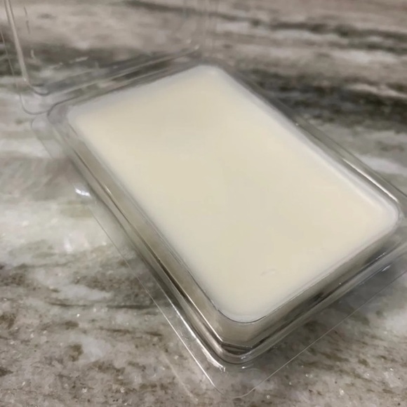 Bath & Body Works Wax Melts - Lavender Sea - Picture 2 of 10